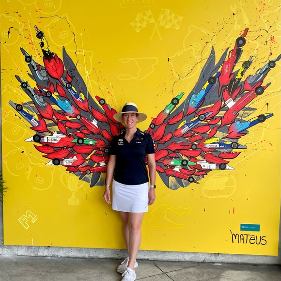 Meet your Posher, Lenore - Picture 2 of 2